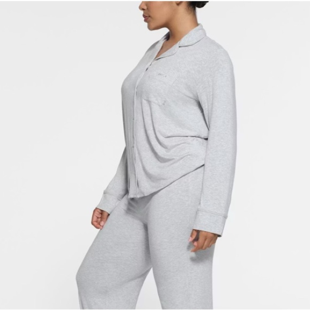 SKIMS NWT Buttery Soft Long Sleeve Shirt Only - Picture 2 of 10